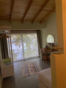 Denizevi Karvunyi Butik Otel Zargana odasının iç mekân görüntüsü – Marmara Adası butik otel konaklaması